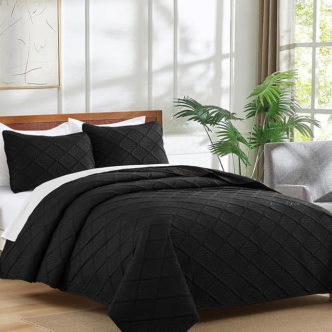 Yiran Black Quilt Set King Size Bedding Set Fall Bedspreads Embossed Diamond Pattern 3 Piece Soft Microfiber Coverlet for All Season with 2 Pillow Shams (King, 106x96 Inch)