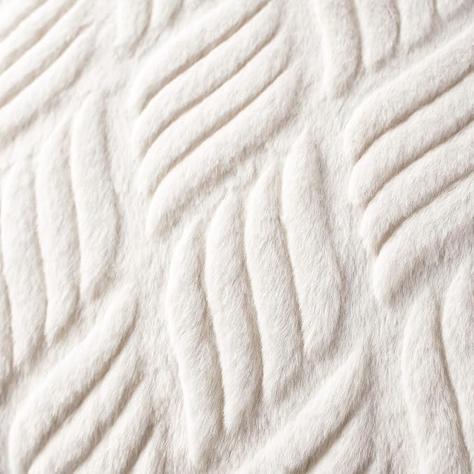 BATTILO HOME White Faux Rabbit Fur Blanket for Bed, Large Cream Faux Fur Throw Blanket 60"x80" with 1 Fur Pillow Cover 18"x18", Comfy Soft Cozy Mink Blanket for Couch