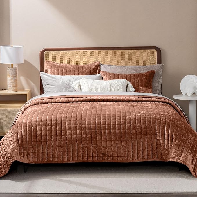 RECYCO Luxury Velvet Quilt Set Full Queen Size Bedding Sets, Ultra Soft Velvet Comforter Set, Lightweight Channel Box Stitch Oversized Bedspread Coverlet for All Season, with 2 Shams, Terracotta Fawn