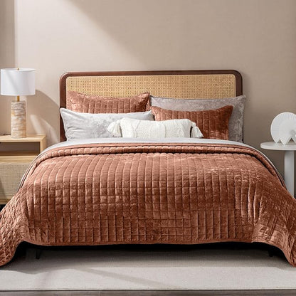 RECYCO Luxury Velvet Quilt Set Full Queen Size Bedding Sets, Ultra Soft Velvet Comforter Set, Lightweight Channel Box Stitch Oversized Bedspread Coverlet for All Season, with 2 Shams, Terracotta Fawn