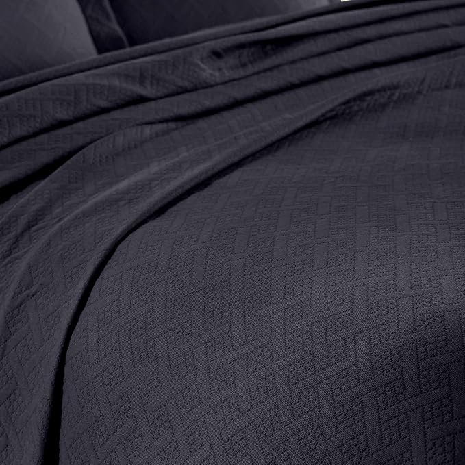 Superior 100% Cotton Basket Weave Bedspread with Shams, All-Season Premium Cotton Matelasse Jacquard Bedding, Quilted-Look Geometric Basket, Queen, Navy Blue