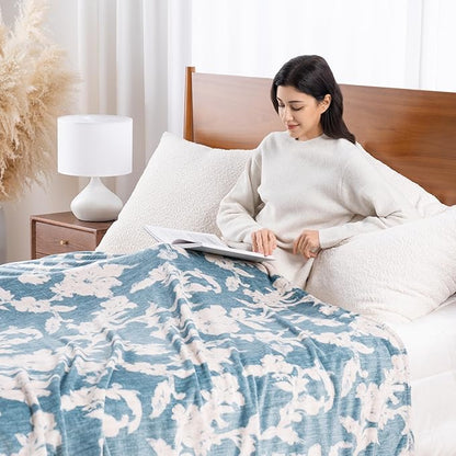 Luxury Printed Fleece Warm Blanket, Soft Lightweight Velvety Plush Throw for Couch and Bed, Cozy Comfy for All Seasons(Blue Floral Silhouette, 70×90 Inches)