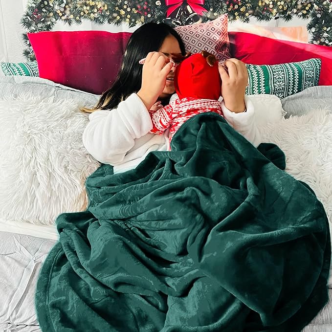 Bedsure GentleSoft Fleece Throw Blanket Forest Green - 300GSM Blankets for Couch, Sofa, Bed, Soft Lightweight Plush Cozy Throws for Toddlers, 50x60 inches