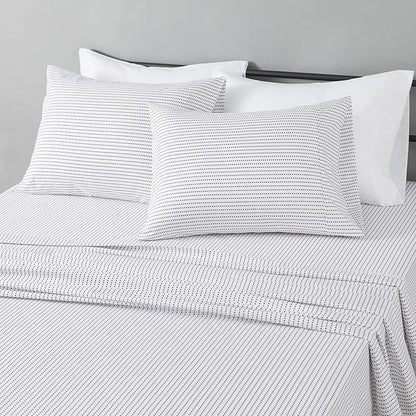 Amazon Basics Lightweight Microfiber 4-Piece Bed Sheet Set, Plum, Printed, Queen