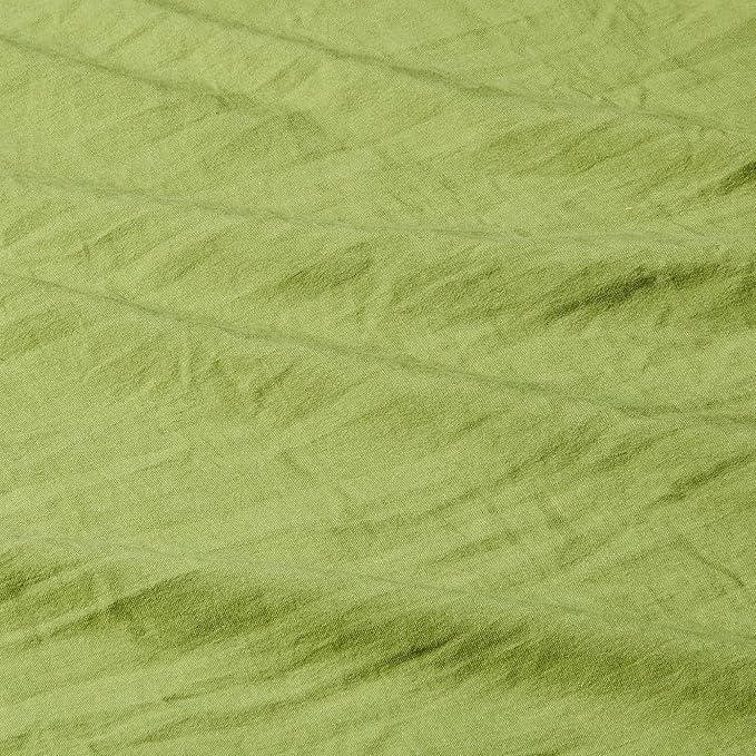 Amazon Basics Brushed Microfiber Comforter Set, Extra Soft with Natural Texture, 3-Piece, King, Green