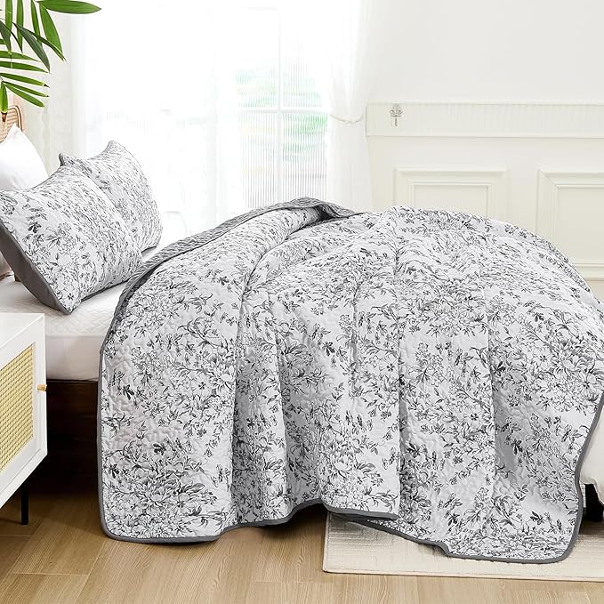 WONGS BEDDING Quilt King Size, Grey Quilt Bedding Set with 2 Pillowcases, Botanical Quilt for King Bed, Soft Microfiber Lightweight Coverlet Bedspread for All Season (110"×90", 3 Pieces)