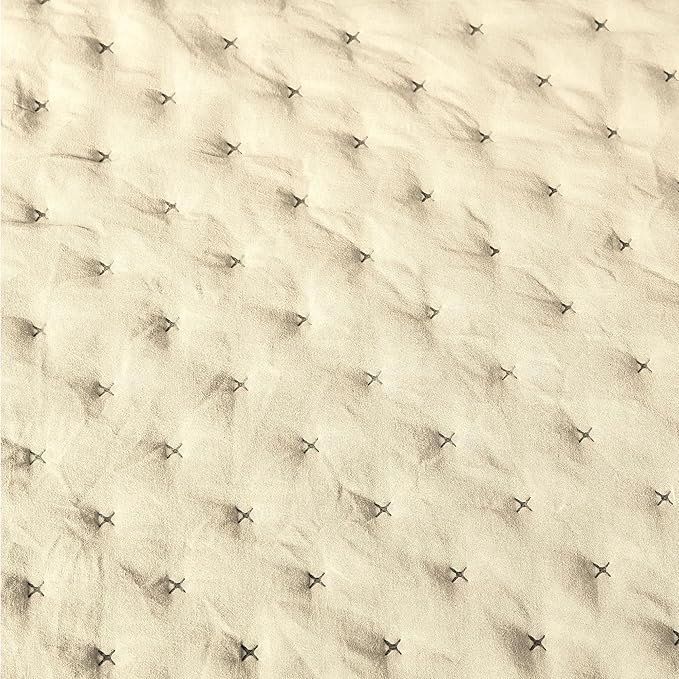 Amazon Basics Brushed Microfiber Quilt Set, Extra Soft with Natural Texture, 3-Piece,Queen/Full, Beige