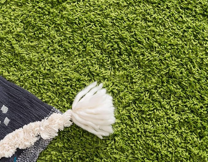 Unique Loom Solid Shag Collection Area Rug (7' 1" x 10' Rectangle, Grass Green)