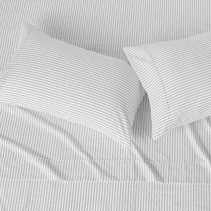 Amazon Basics Lightweight Microfiber 4-Piece Bed Sheet Set, Plum, Printed, Queen