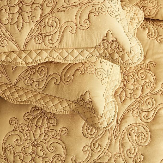 CHIXIN Oversized Bedspread Coverlet Set King Size - Lightweight Bedding Cover - Beautiful Stitching - 5 Piece Reversible Bedspread - Luxury Damask Paisley Pattern (King, Honey-Gold)