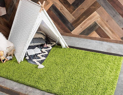 Unique Loom Solid Shag Collection Area Rug (6' 1" x 9' Rectangle, Grass Green)