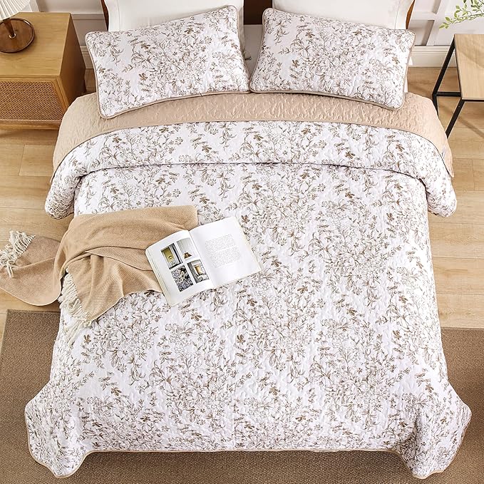 WONGS BEDDING Queen Size Quilt Set, Brown Quilt Bedding Set with 2 Pillowcases, Botanical Quilt for Queen Bed, Soft Microfiber Lightweight Coverlet Bedspread for All Season (96"×90", 3 Pieces)
