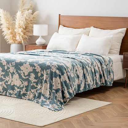 Luxury Printed Fleece Warm Blanket, Soft Lightweight Velvety Plush Throw for Couch and Bed, Cozy Comfy for All Seasons(Blue Floral Silhouette, 108×90 Inches)