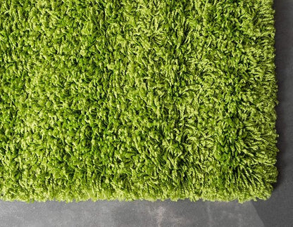Unique Loom Solid Shag Collection Area Rug (2' 6" x 16' 5" Runner, Grass Green)