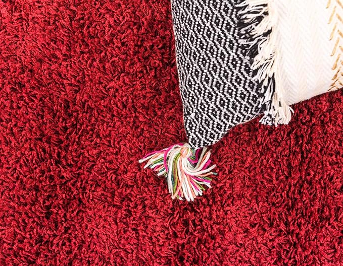 Unique Loom Solid Shag Collection Area Rug (6' 1" x 9' Rectangle, Cherry Red)