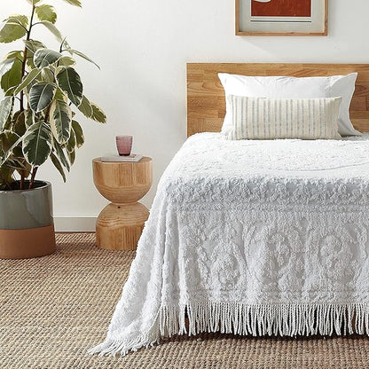 Beatrice Home Fashions Medallion Chenille Bedspread, Full, White