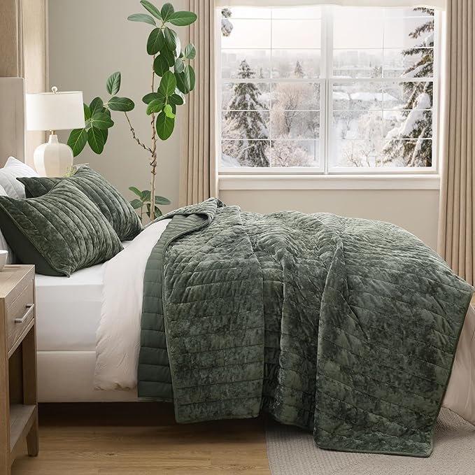 Bedsure Velvet Quilt Queen Size Set - Lightweight Velvet Comforter Queen, Luxury Bedspread Coverlet, Ultra-Soft Winter Bedding Set with 2 Pillow Shams, 90"x96", Olive Green