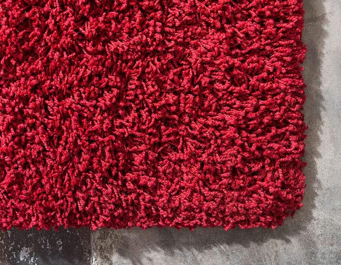 Unique Loom Solid Shag Collection Area Rug (5' 1" x 8' Rectangle Cherry Red)