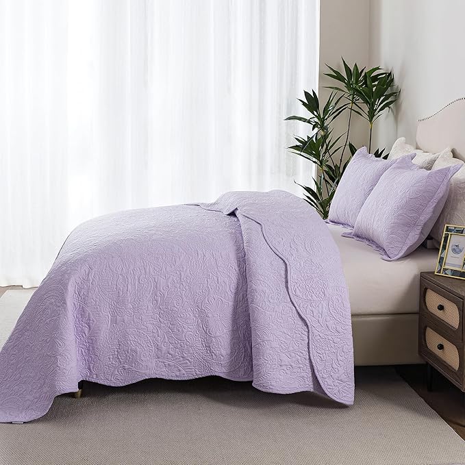 HoneiLife Queen Quilt Bedding Set - Microfiber Quilt Sets for Queen Bed, 3-Piece Lightweight Bedspreads,Reversible Coverlets Rustic Bedlinen Sets, Floral Bedding Set All Season Quilts-Light Purple